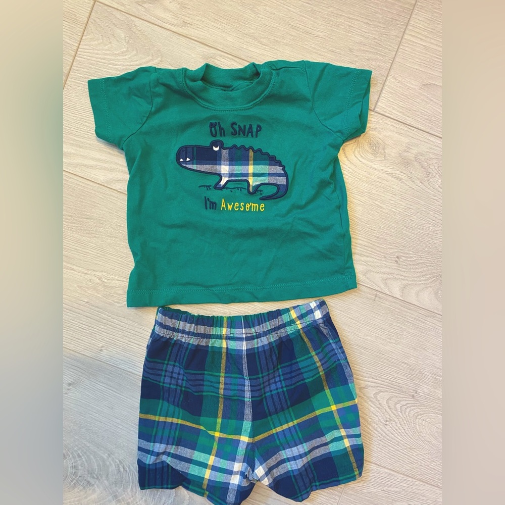 ☁️ 5/$20 Carters 6 Month Shirt and Short